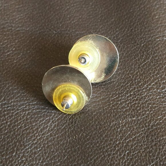 large faux pearl & goldtone round stud earrings, vintage - Picture 6 of 6